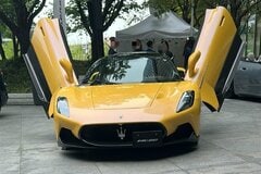 ガルウイングの車を見た1歳児　予想の斜め上を行く行動に笑ってしまう「素晴らしい感性」
