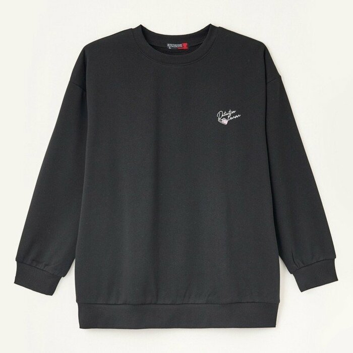 セットのメインとなるアパレルは、おうちでのリラックスタイムに最適なルームウェア