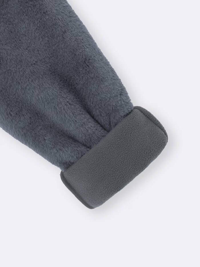 外部からの冷たい風が衣服内に入ってくるのを効果的にブロック