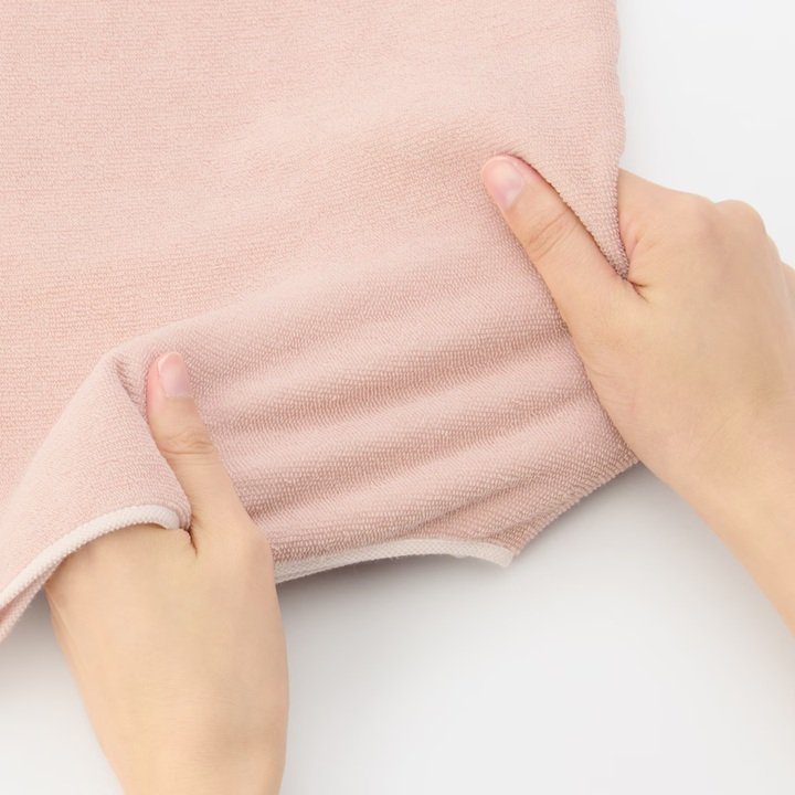 伸縮性のある糸を使用した輪状のタオル