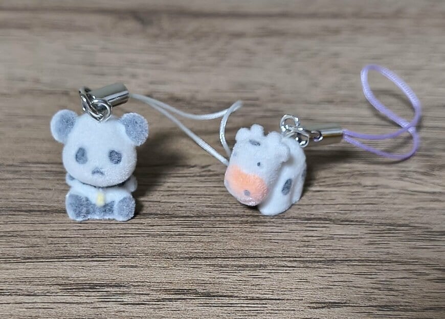 筆者撮影（セリア、ストラップ フロッキー アニマル）