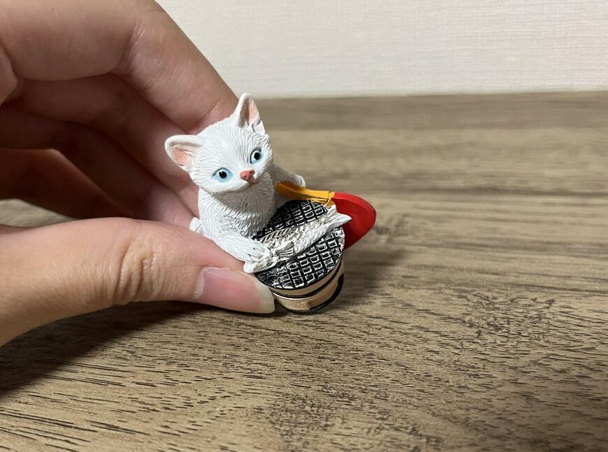 ダイソー、レジン置物（柴犬、ネコ）画像