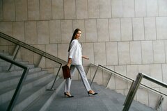 「専業主婦」と「共働き主婦」の年金差は、いくらくらい？