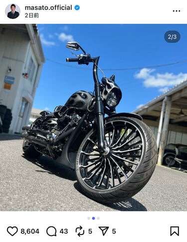 魔裟斗 愛車のハーレーをオール塗装！「カッコよすぎ」「漢の夢