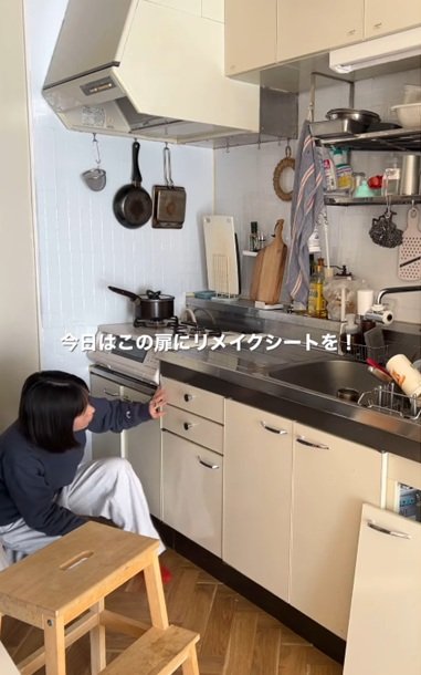 変身前のキッチン扉