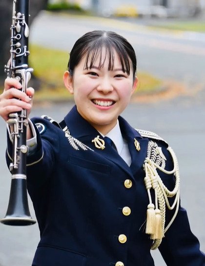 【自衛官×ストリートスナップ】女性音楽隊員のかっこいい制服姿→おちゃめ全開のギャップが大反響！