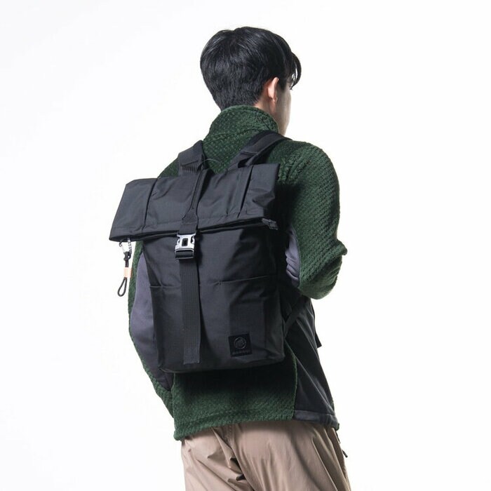 シンプルなデザインとカラーなので、普段使いにおすすめ