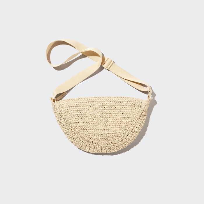 ユニクロで今話題となっているのが「ラウンドミニショルダーバッグ」の新作