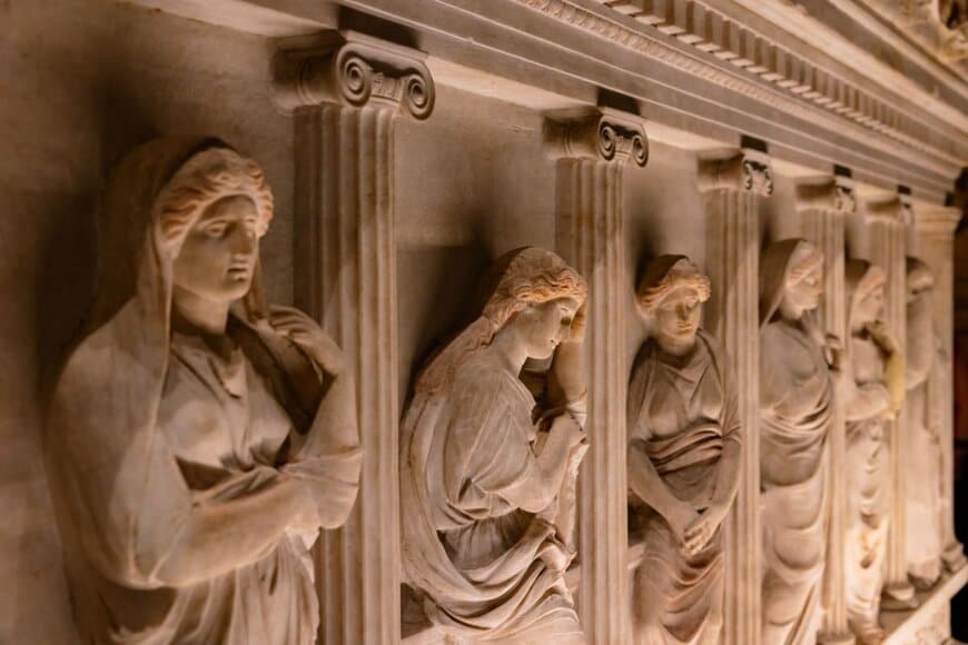 「ギリシャ神話」に登場する神々の家系図を制作　「壮大すぎる完成図」に思わず二度見