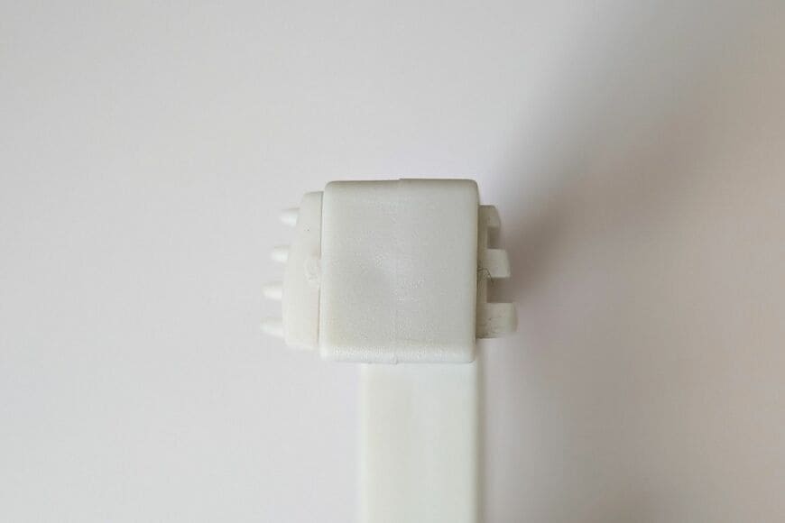 筆者撮影（セリア 毛玉取りブラシ）