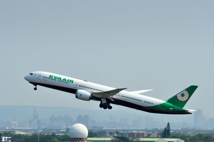 台湾の航空会社が行う「まさかのサービス」が話題に　機内でできるゲームに「これ凄いですね」