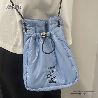 小物入れに使いやすい肩がけできるサコッシュ