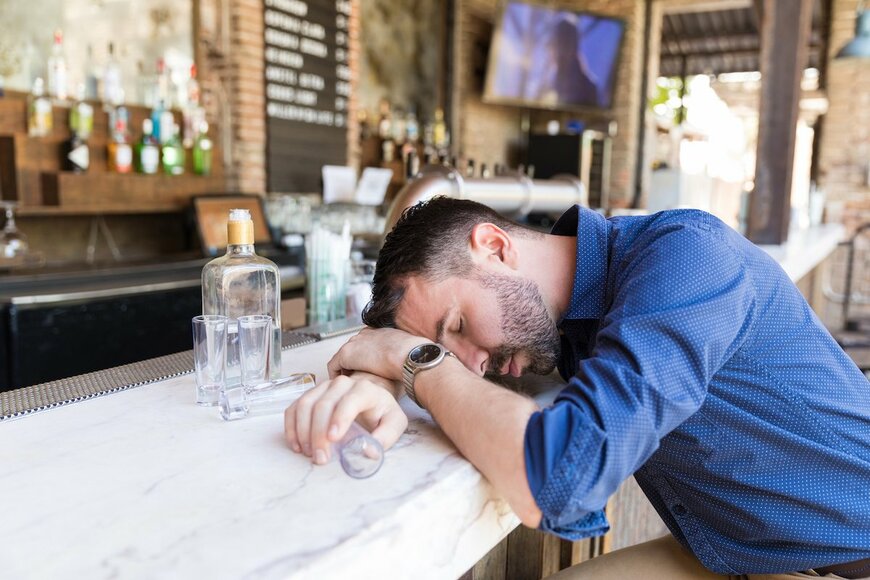 身の回りで起こったお酒の失敗談！アルコールによる酔いから自分を守るコツ