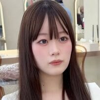 ストレートロングの女性が…→レイヤーたっぷり！ふんわり華やかな〈ハッシュカット〉でスタイルチェンジ