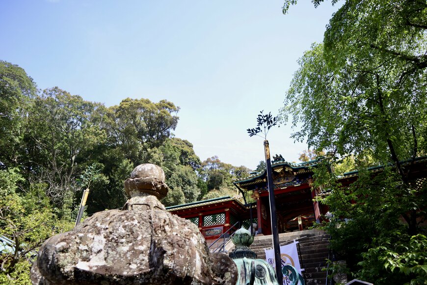 画像出所：唐門の前の大きな真榊（筆者撮影）