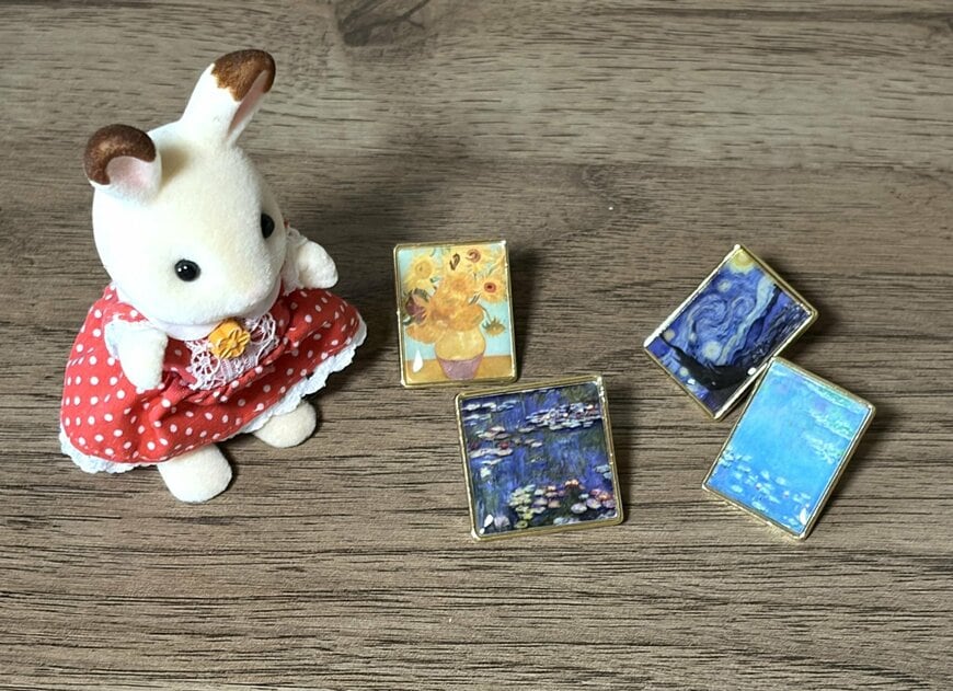 筆者撮影（キャンドゥ、モネ 名画ピンバッジ・ゴッホ 名画ピンバッジ）