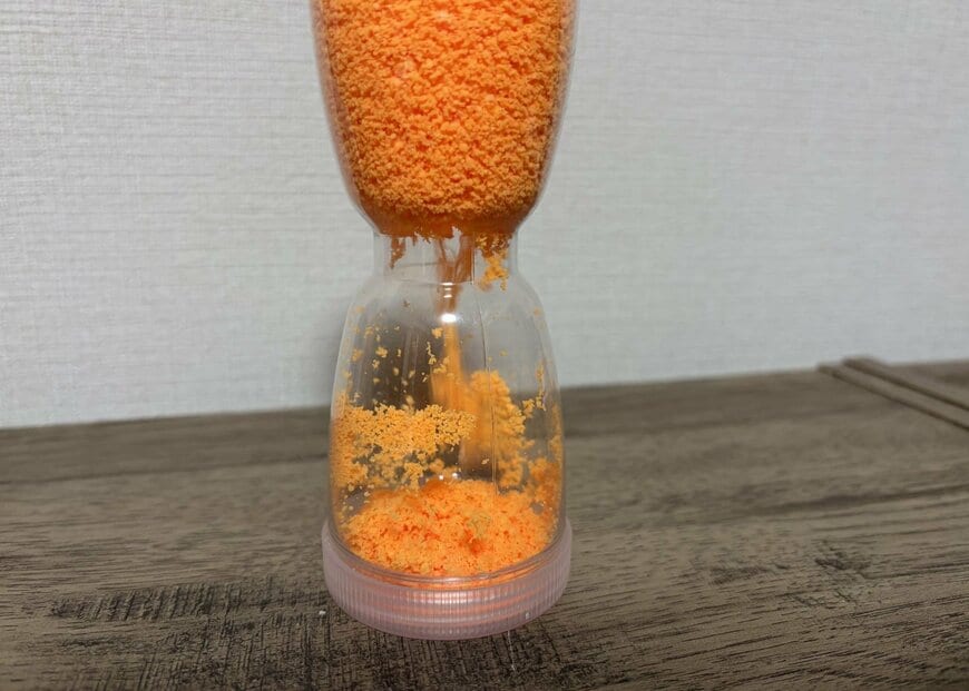 筆者撮影（ダイソー、ふしぎな砂時計）
