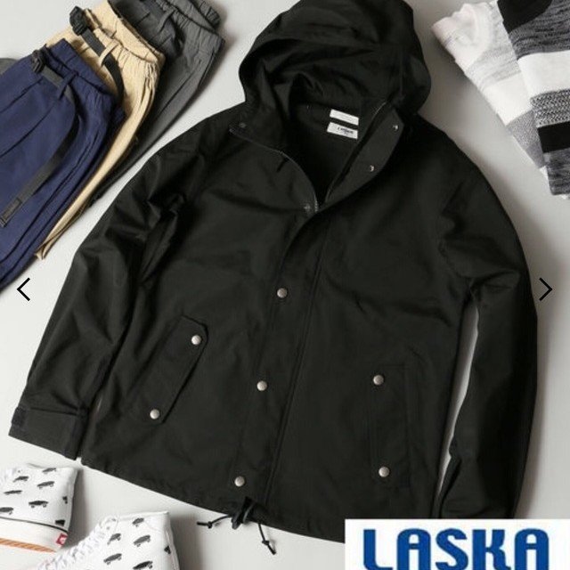 LASKA スリムマウンテンパーカー ¥19,440（税込）