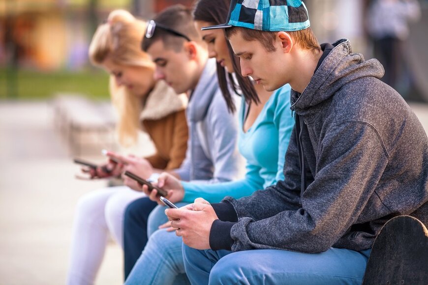 中高生の「フリマアプリ」の使用増加、じつは危険な場合も。親が知っておくべき4つの注意点