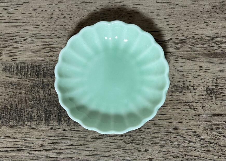 セリア、小皿 青磁菊型 画像