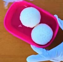 「詰め方もきれい」おにぎりで作る【まんまるキティちゃん】のキャラ弁がかわいいと話題に！