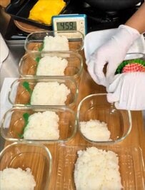 野菜たっぷりの手作りおかずに、トンカツがどーん！やる気90％弁当がレベル高すぎる！