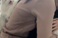 ママを取られ嫉妬に燃えた猫、ひょうきんな絶望顔に1.2万いいね