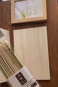 セリアとキャンドゥの100均木製アイテムを組み合わせて作る「引き戸棚」のDIYアイデア。手軽な材料でおしゃれに高見えする、実用的でインテリアに馴染む家具作り術