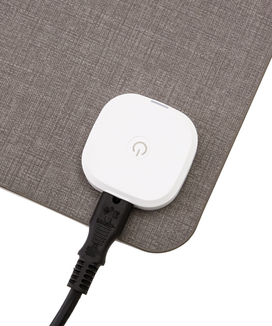 出所：パルグループ公式ファッション通販サイト 3COINS 卓上パネルヒーター