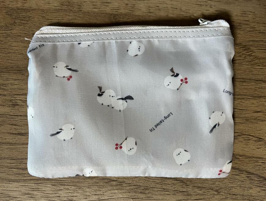 筆者撮影（セリア、ダブルファスナーポーチ シマエナガ柄）