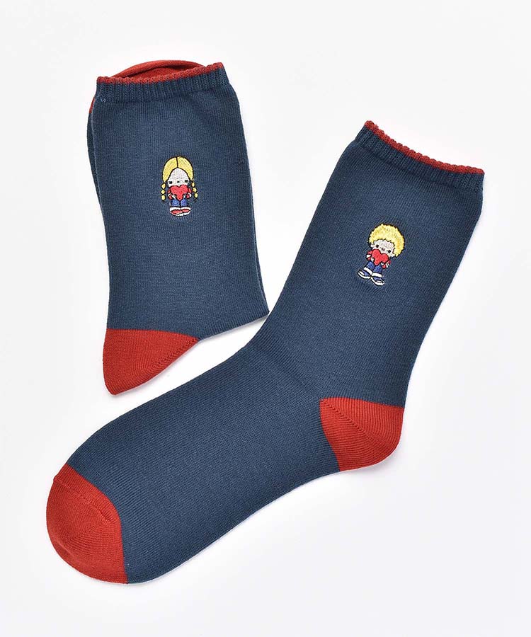 Bleu Bleuet（ブルーブルーエ）公式サイト　パティ＆ジミーバイカラー刺繍ソックスの画像