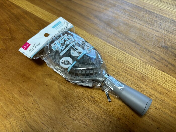 「乾きやすいブローブラシ（16.2cm×6.1cm）」のパッケージ