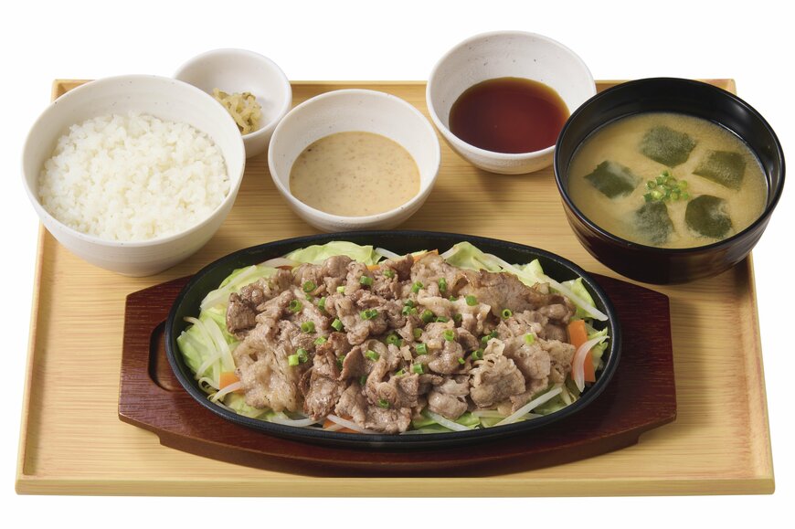 出所：株式会社プレナス「「やよい軒」　牛肉本来の旨さが引き立つ“焼きしゃぶ”と1/2日分のたっぷり野菜が摂れる 『牛焼きしゃぶとたっぷり野菜の定食』　４月2日(火)より新発売」