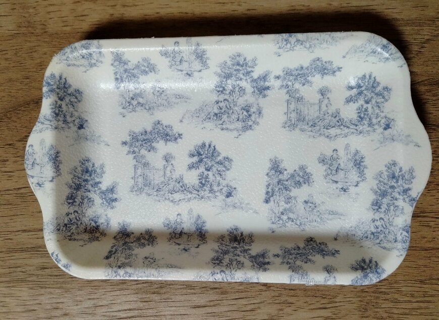 筆者撮影（セリア、インテリアトレー シャビーシックインテリア）