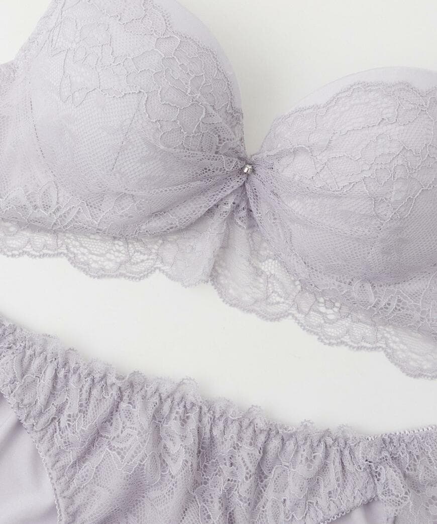 ハニーズ、レース使いブラセット