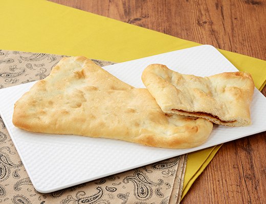 ローソンの新商品：バターチキンカレーのナン