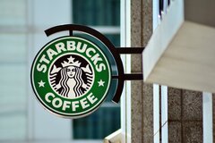 今年はオンライン抽選販売のみ。スターバックス「2021年福袋」その中身は？