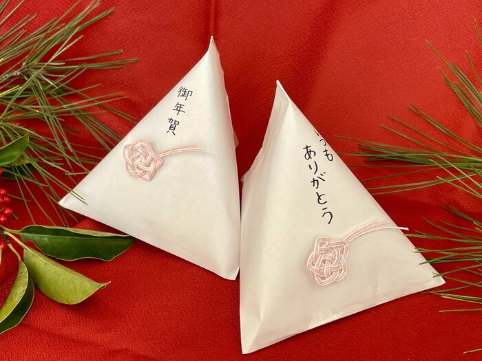 テトラポッド型にして、水引パーツを貼り付けてみました