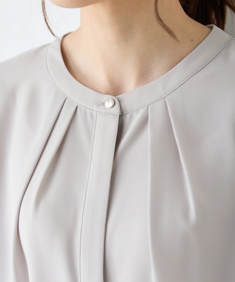 出所：ハニーズ公式　７分袖バンドカラーブラウス