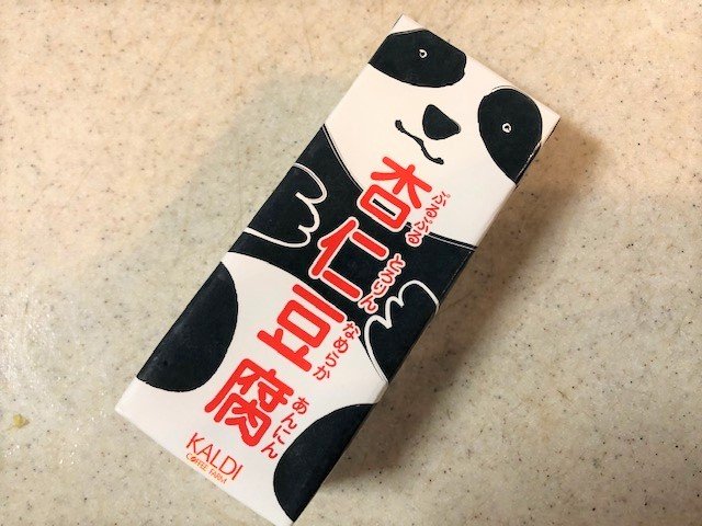 カルディ『パンダ杏仁豆腐　ミニ』（筆者撮影）