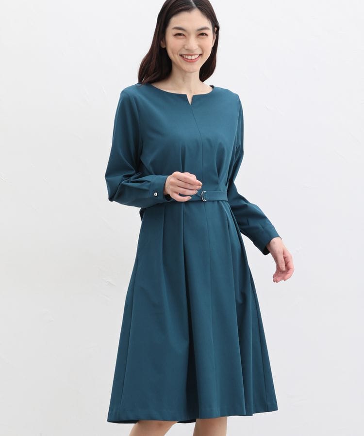 出所：ハニーズ公式通販 タック使いワンピース