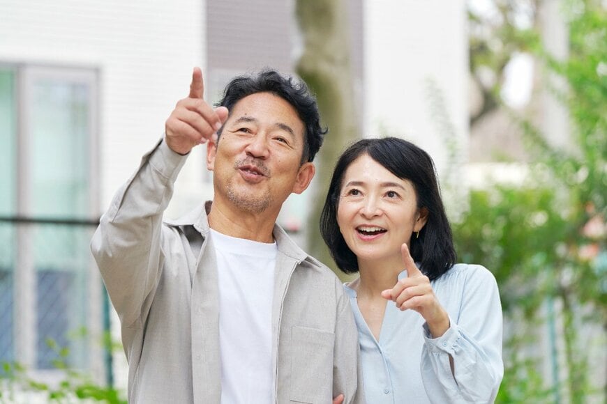 【65歳以上】年金生活夫婦の「生活費」は、ひと月いくら？平均年金月額と貯蓄額も見てみよう！