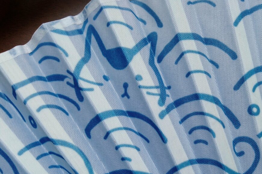 筆者撮影（セリア、モダン扇子　猫青海波柄）