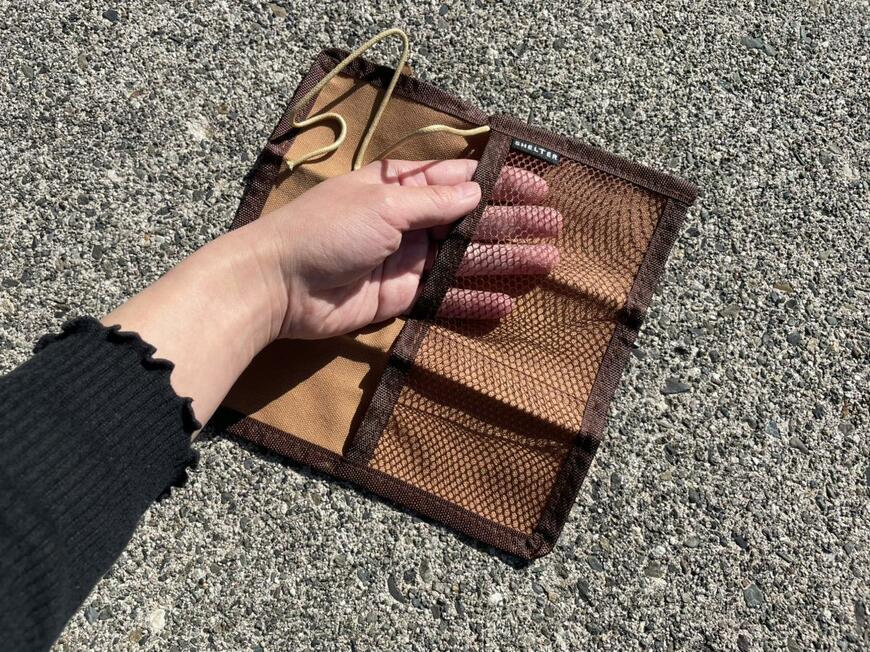 セリア「ガーデングローブ（レディースタイプ）」「ガーデニングツールカバーロール」