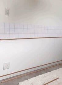 【韓国カフェ風DIY】自室の壁を、爽やか白ベースの〈おしゃれなカフェ風〉に大変身！「シンプルでもかわいい」と話題