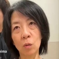 【大成功イメチェン】うねり、跳ね、後ろの髪が暑い…悩みの多い女性が分け目なしくびれショートへイメチェン！仕上がりに笑顔！