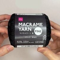 【100均】ダイソーの“マクラメヤーン”毛糸→かぎ針編みで大人の「巾着バッグ」に！夏服にマッチするお洒落な完成品に「とっても可愛い」「ダイソー行かなきゃ！」の声