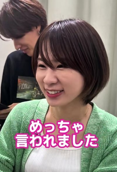 前回のカットを夫に褒められた女性