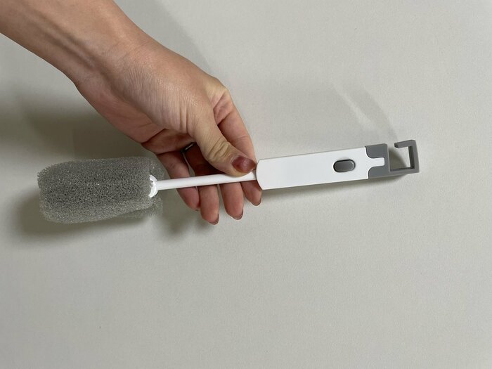 パッケージから出してみると、見た目は普通のボトルスポンジです