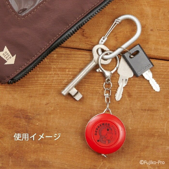 バッグやポーチに取り付けて持ち歩くこともできます